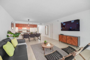 Amazing High-Rise Condo @Brickell with Pool